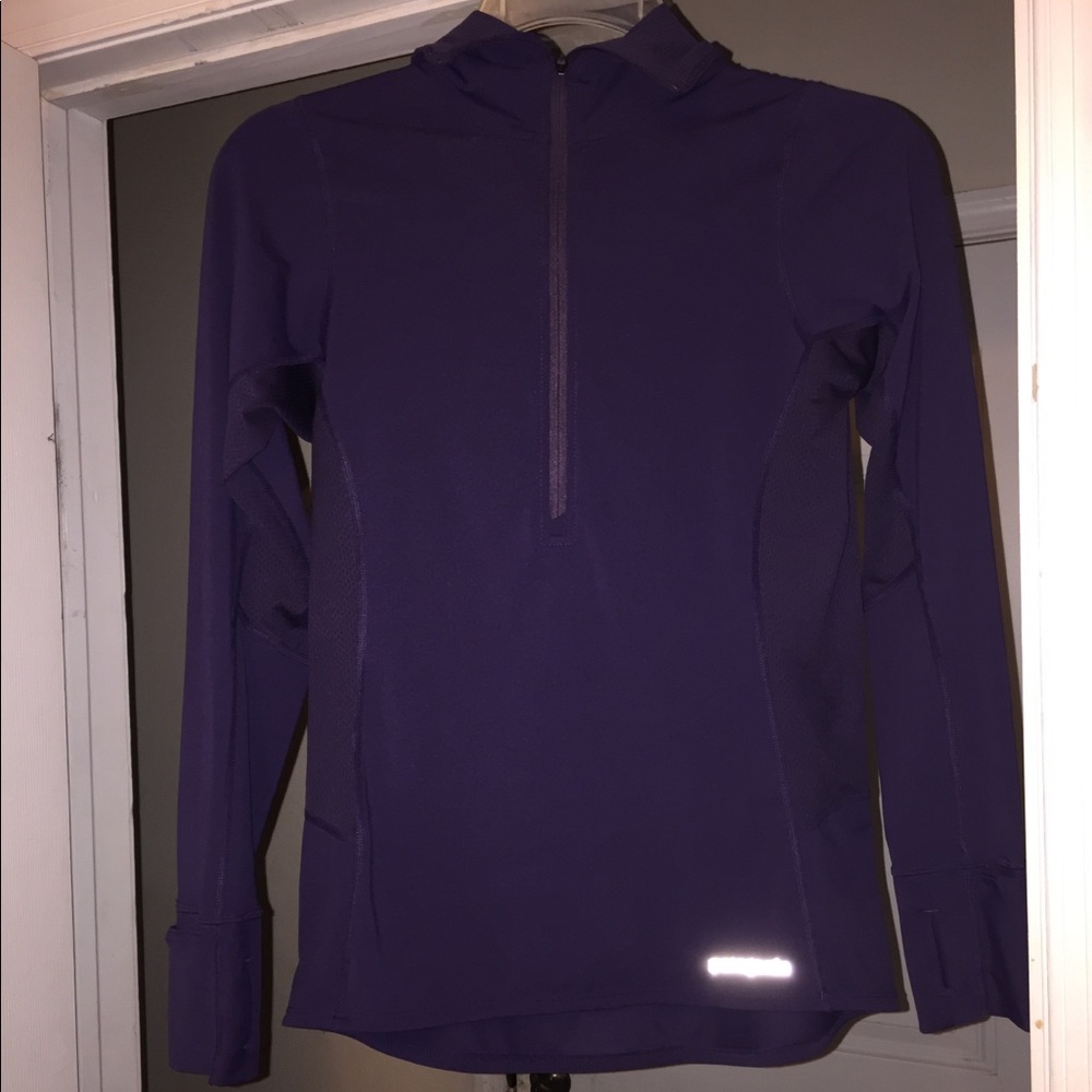 Patagonia light weight hooded shirt nwot